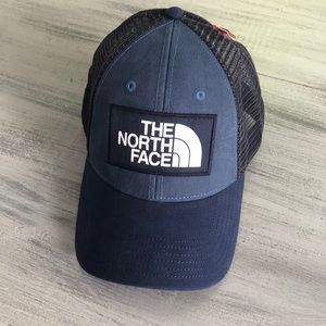 The North Face Mudder Trucker Hat Navy OS NWT!
